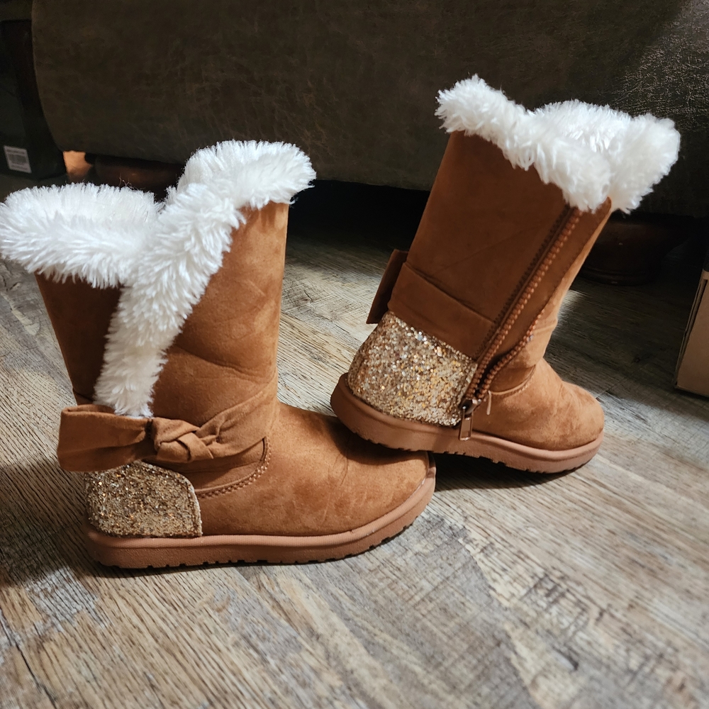 The Academy Brand Tan Boots with Gold Glitter and White Fur